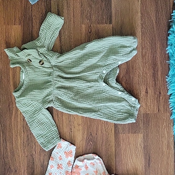 3, 1-3M Shein Rompers - Picture 3 of 4